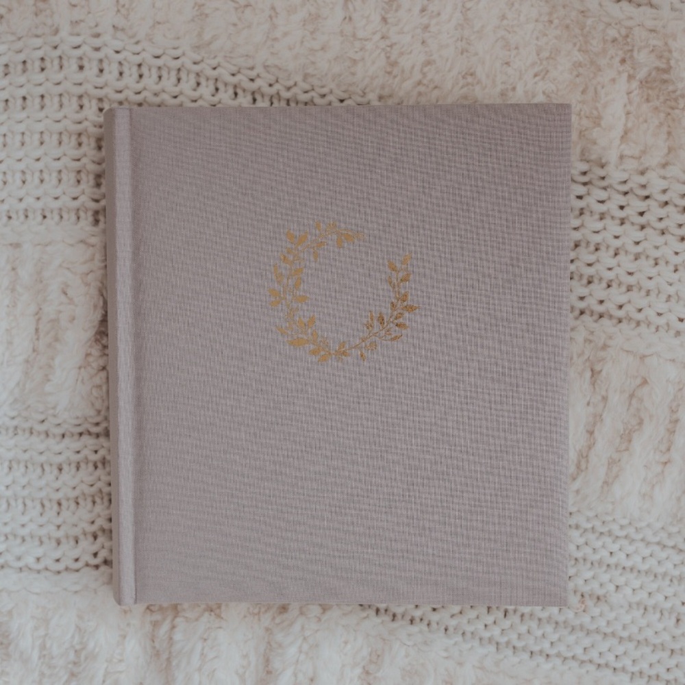 La Lente linen photo album with photo corners, NWT, 13”x12”